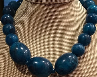 Lucite, chunky aqua blue necklace.