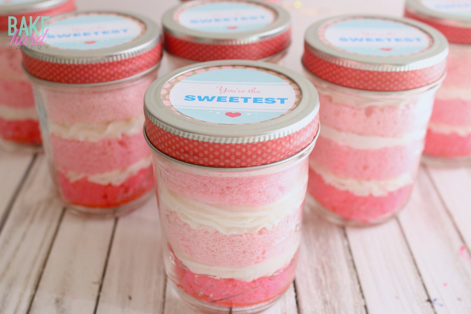 Valentine's Ombre Mason Jar Cakes