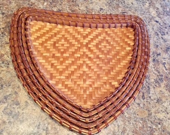 Vintage Nesting Wicker/Rattan Serving Trays