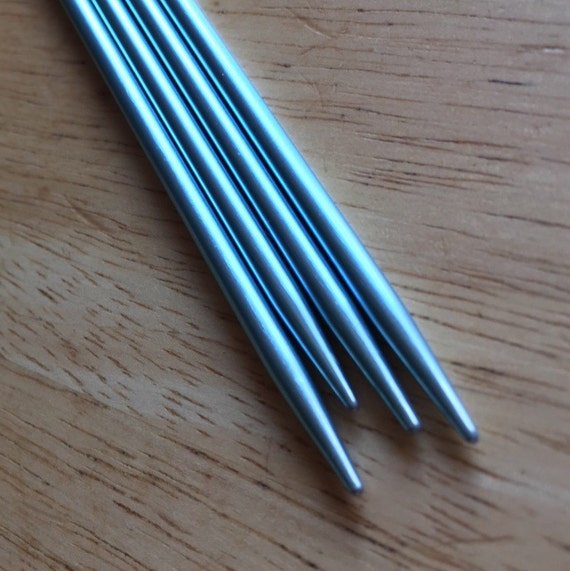 Set of 4 double pointed knitting needles US size 3 / 3mm