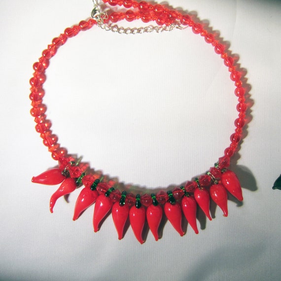 Vintage Glass Beaded Red Chili Pepper Necklace 0817
