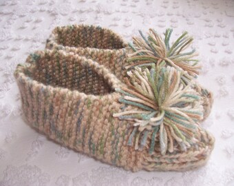 HAND KNITTED Womens Slippers (size 7 / 7 1/2)