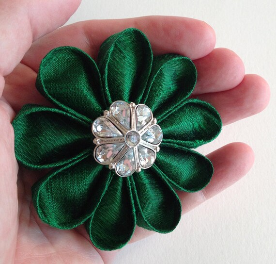 Emerald Green Silk Flower Pin Kanzashi with Sparkling