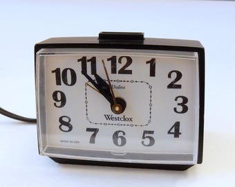 Vintage Westclox Dialite alarm clock electric with backlight and snooze black and white WORKS