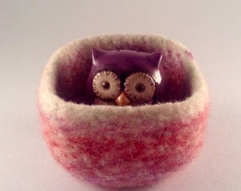 felted wool bowl, square shaped wool container, desktop storage, shades of lavender, pink and cream