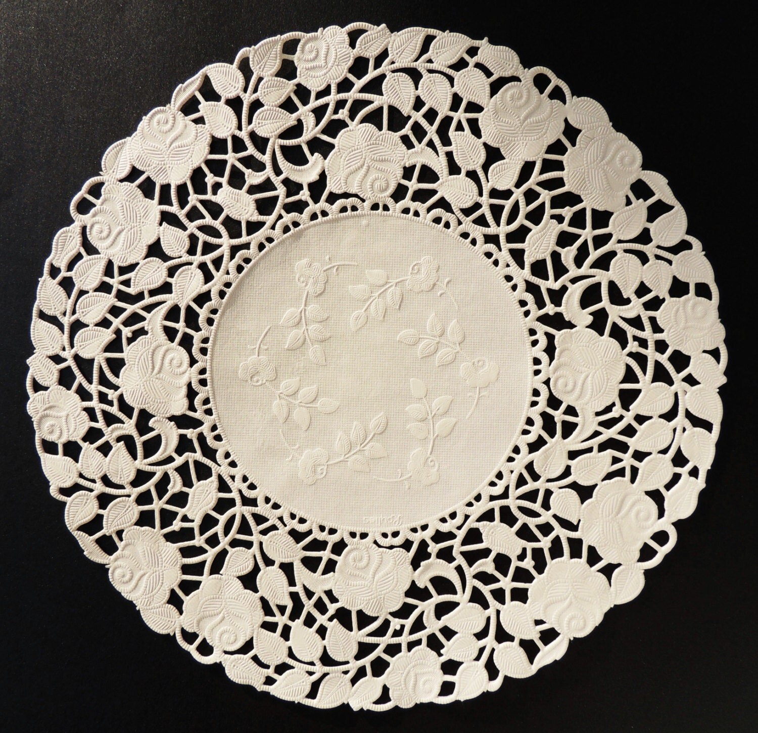 50 10 Ivory ROSE FLORAL Lace Paper Doilies