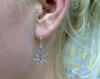 1 initial earrings. silver monogram earrings. 0.6". Personalized earrings. Personalized earrings. Monogram jewelry. Personalize jewelry