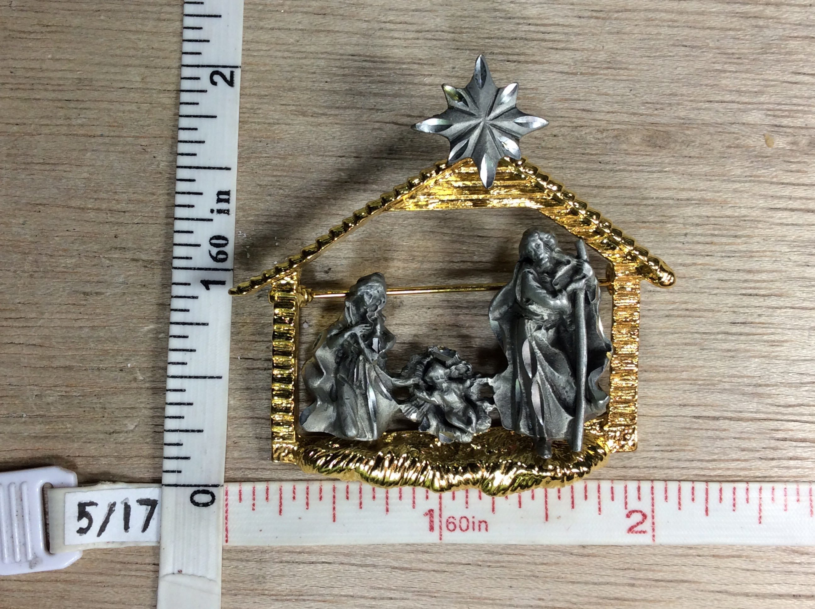 Vintage Gold Toned Pewter Christmas Nativity Pin Brooch Used