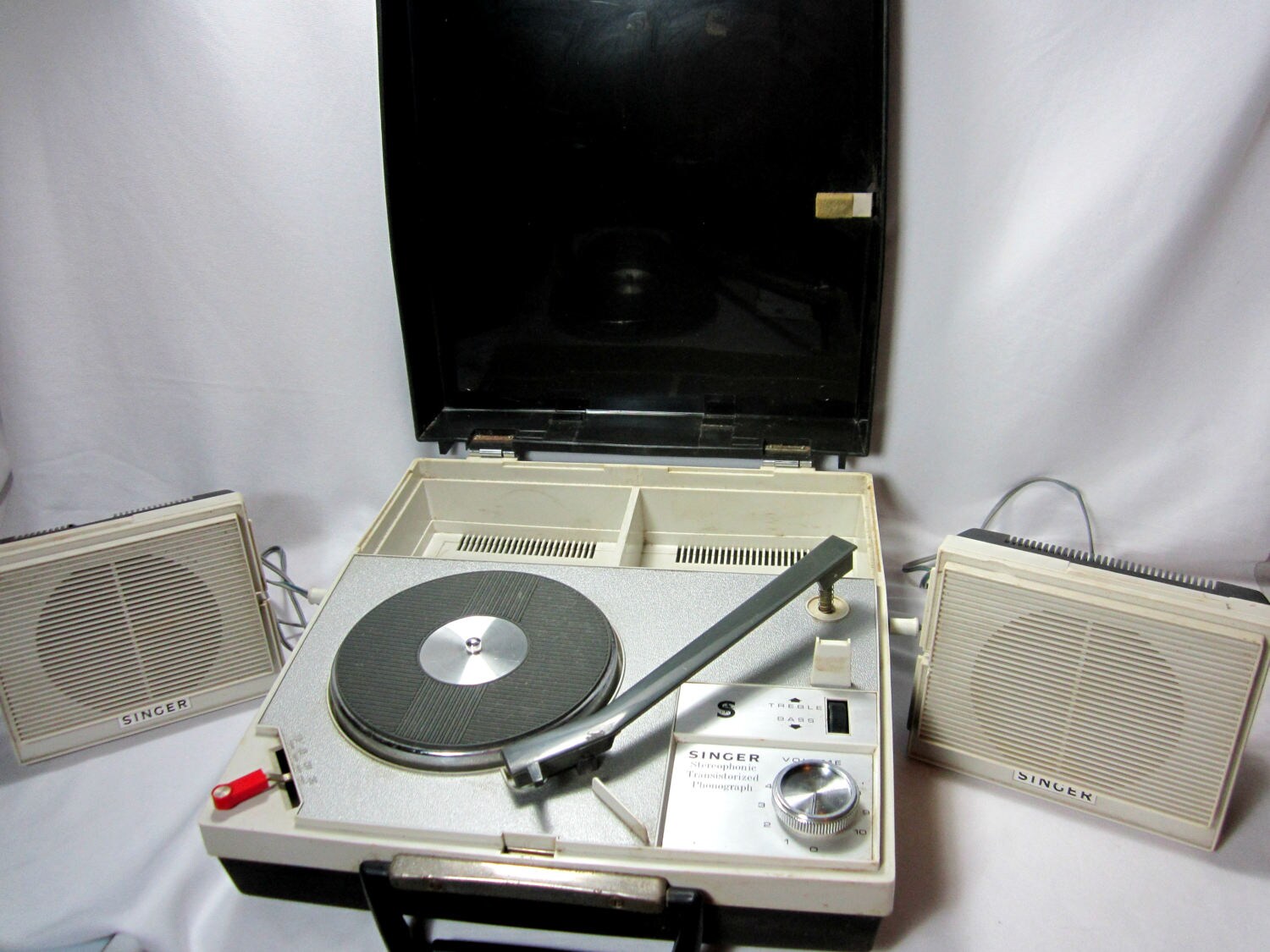 Record Player Portable Working Retro Vintage Singer Turntable