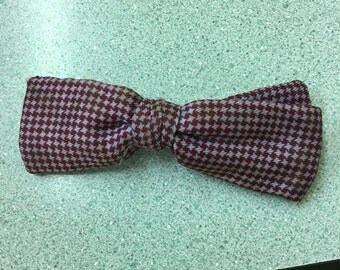 FREE SHIPPING Vintage Bow Tie Ormond Brand Burgundy & gray pattern 1950s very old clip bow tie
