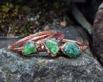 Tsavoritring, gemstone ring, raw Tsavorite ring, Crystal ring, statement ring, copper ring, raw Crystal ring, Crystal ring, boho, boho