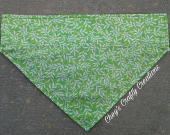 Pet Bandanna- Green Grass (M)