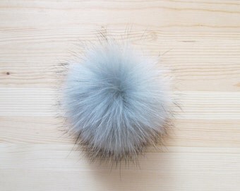 Pompon gris en fourrure pour tuque et bonnet