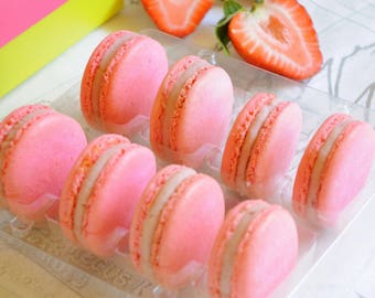 8 pieces gift box of French macarons, strawberry and white chocolate, delicate baked goods, Gourmet cookies, Gluten free Party favors