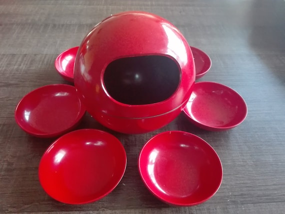 Atomic Red Bowl Set Vintage by HomeStyleCollect