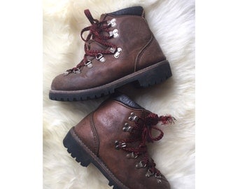 Vintage Leather Hiking Boots Red Laces Vibram Women's 5