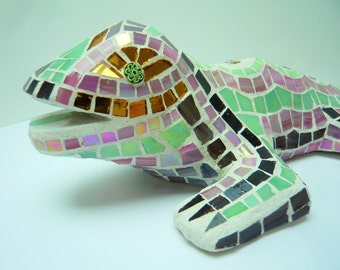 Sculpture : Lézard en mosaïque 3D rose et vert pâle