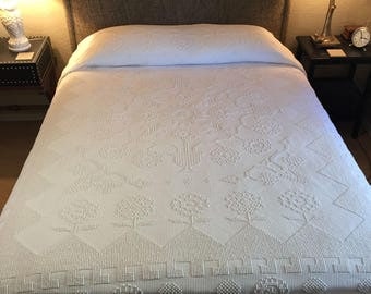 Vintage Martha Washington design chenille bedspread, white with floral detail, size double