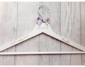 Wedding hanger, shabby chic hanger, bride hanger, gifts for bride, gift for bridesmaid, bridesmaid gift