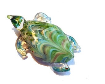 Bright Green Raked Sea Turtle necklace, Lamp Work Glass Bead pendant, ready to wear glass jewelry, Isinglass Design, glassbead, SRAJD