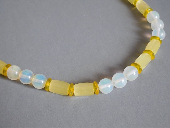 Yellow Necklace with Vintage Faceted Fiber Optic Beads Item Z