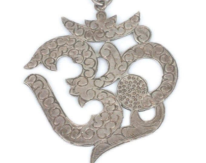 Silver Aum Ohm Om Design Pendant Vintage