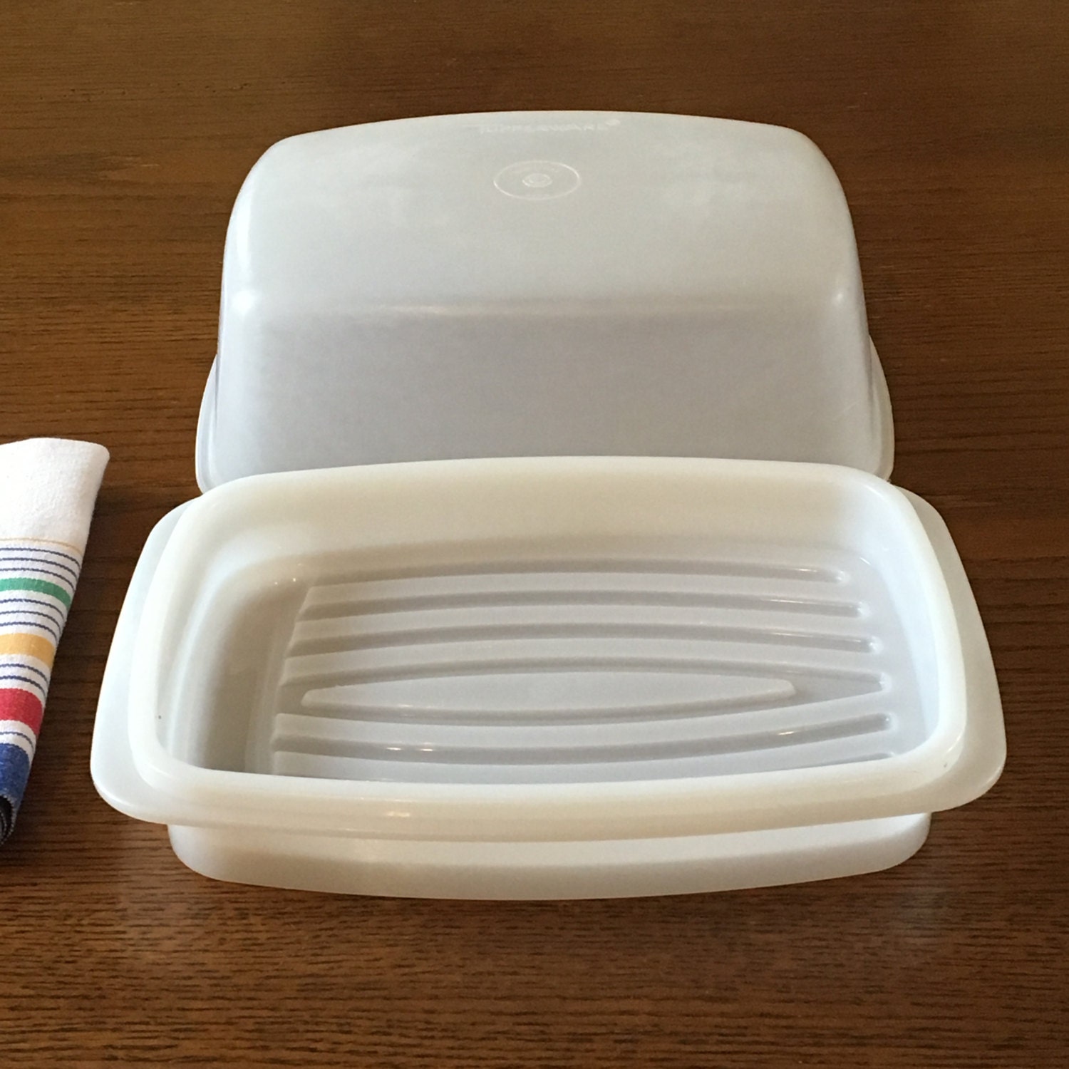 Econo Saver Tupperware RoastChickenMeatContainer Grooved