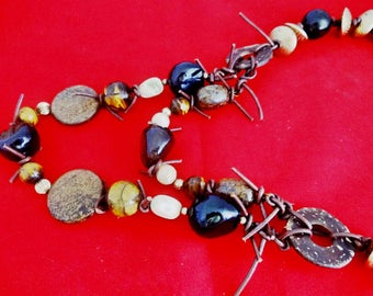 High end designer Kendra Scott signed Vintage 26" heavy and chunky gold tone necklace in shades of brown in great condition