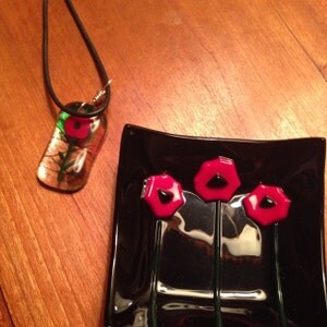 Buyer photo Lauren Murray, who reviewed this item with the Etsy app for iPhone.