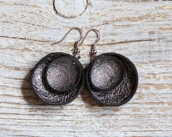 Grey metallic leather circle Earrings, leather earrings, round earrings, boho, gift for her, geometric earrings