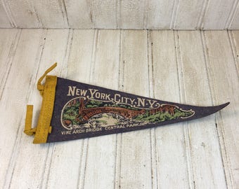 Vintage New York City Souvenir Felt Pennant