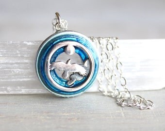 soaring bird necklace, bird jewelry, nature necklace, sky necklace, unique gift, womens gift, spirit animal, animal totem, flying bird
