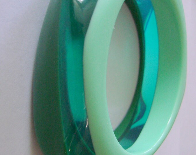 Chunky Vintage Layered Asymmetrical Lucite Bangle Bracelet Opaque Forest Green Light Green Translucent Blue/Green