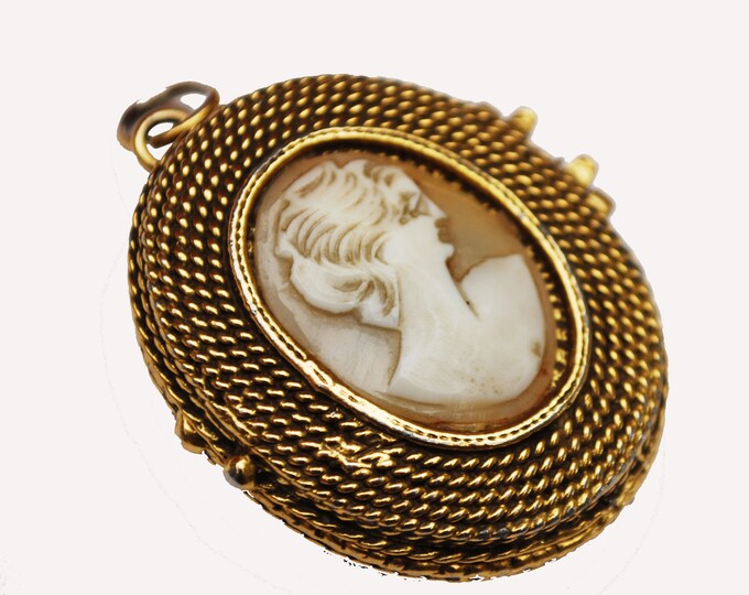 Cameo Locket Pendant - Signed Goldette - Molded glass - Gold plated metal -