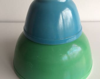 Vintage Pyrex Primary Mixing Bowls Blue 401 & Green 403 Old Bottoms Set of 2