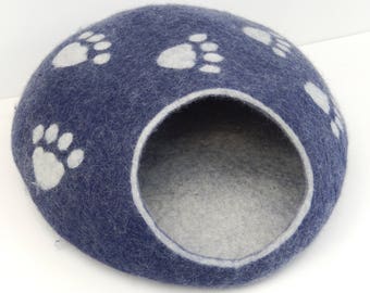 Felted Wool Cat Cave, Cat House, Cat Bed. Made in SCOTLAND, Edinburgh. Made by Feltingstudio
