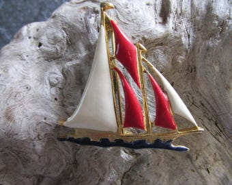 Red, White, and Blue Patriotic Sailboat Pin Brooch With Gold Tone Accents