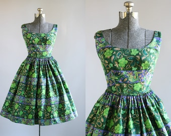Vintage 1950s Dress / 50s Cotton Dress / TORI RICHARD Green Floral Print Sun Dress XS/S