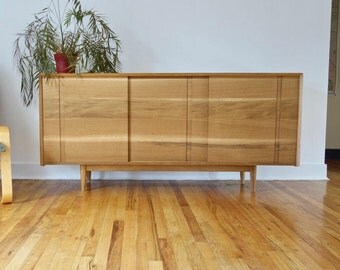 Mid Century Modern Credenza / Buffet Modern White Oak //