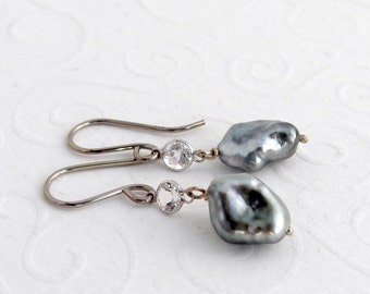 Tahiti Keishi pearl earrings, 14 K White Gold 585 white gold white Topaz, gift for you