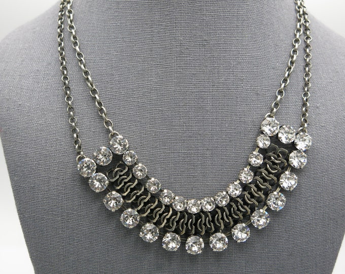 Sophisticated, sleek and stylish Swarovski® crystal necklace! Seen on celebrity Rachel Zoe in US magazine!