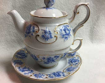 Moga Romanian Teapot and Cup with Saucer (#004)