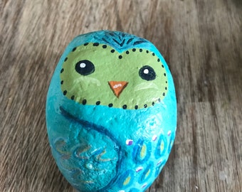 Painted stone owl | Etsy