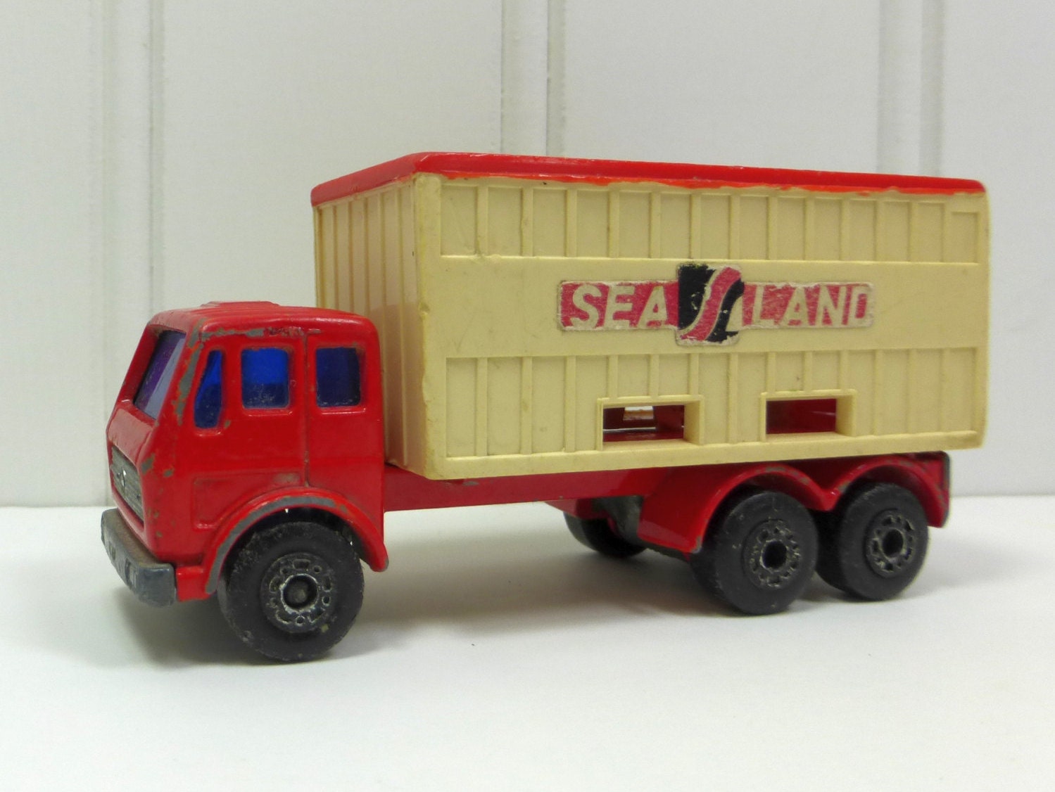 matchbox mercedes container truck 1976