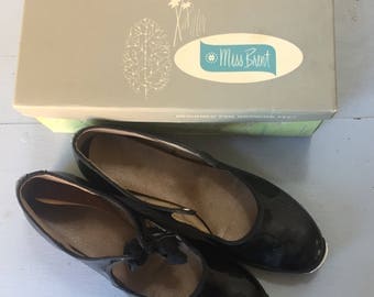 Miss Brent 1960s Tap Shoes - Girls Shoes - Vintage Dance Shoes - Tap Dancing - Patent Leather - Size