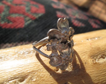 Ornate Beau Sterling Silver Dodwood Ring Size 7 -8