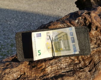 Leather Mens Wallet - Minimal wallet for men - Coin Purse - Handmade in Genuine Leather.