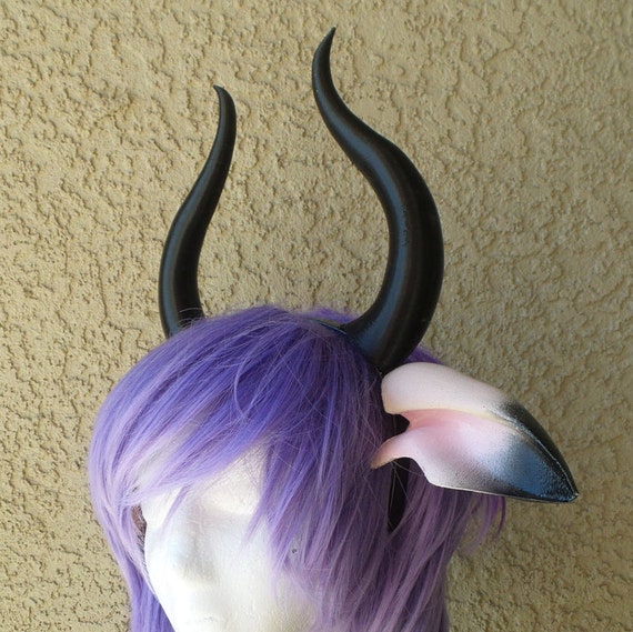 MatadorBullhornsOmbreBlack Taurus horned headband with