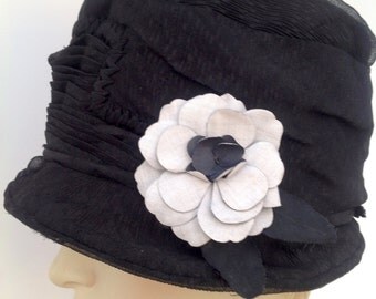 1920s cloche hat with flower flapper Art Deco vintage