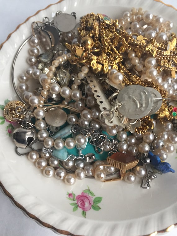 Vintage Jewelry Pieces 46